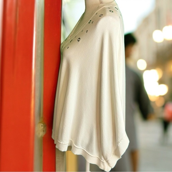 MICHAEL Michael Kors Ivory / White V-Neck Poncho With Gold Ring Embellishments - Picture 5 of 11